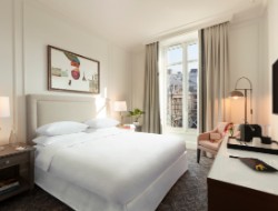 OLEVENE image -  Hotel-Du-Louvre-Deluxe-View-King-Room-Angle_copyright_hotel du louvre-